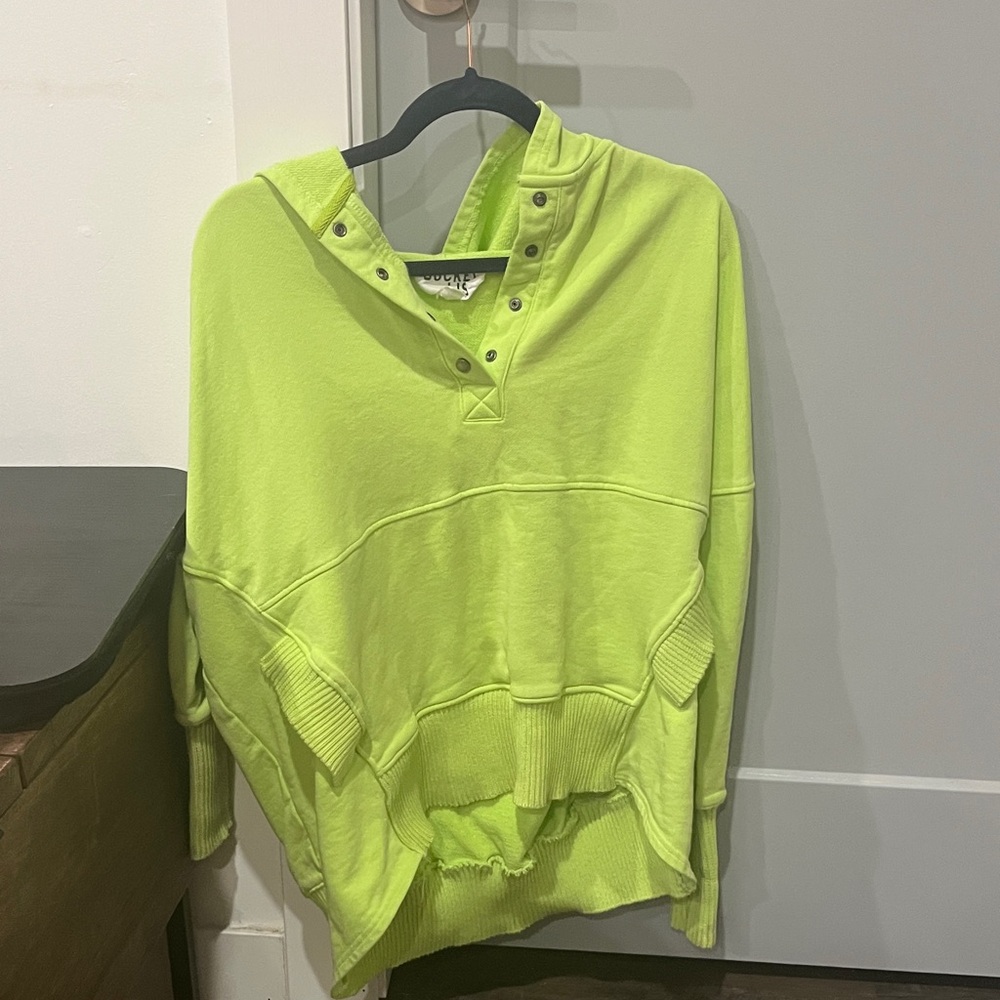 Bucket list hooded sweater size s oversized